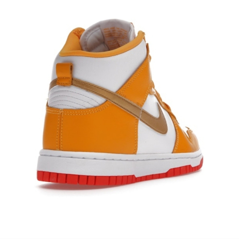 Nike Dunk High-Top Sneakers - Picture 3 of 5